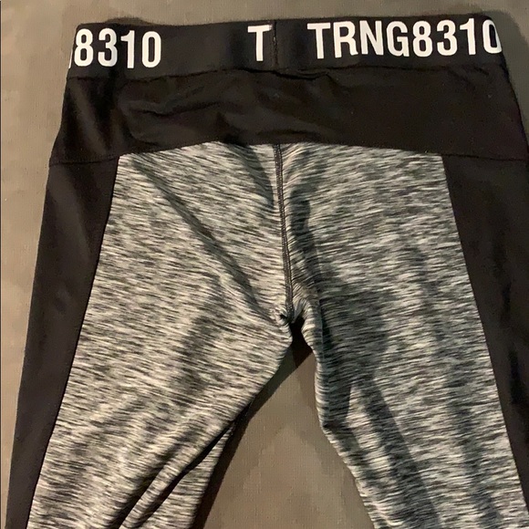 H & M Sport leggings - Picture 3 of 3